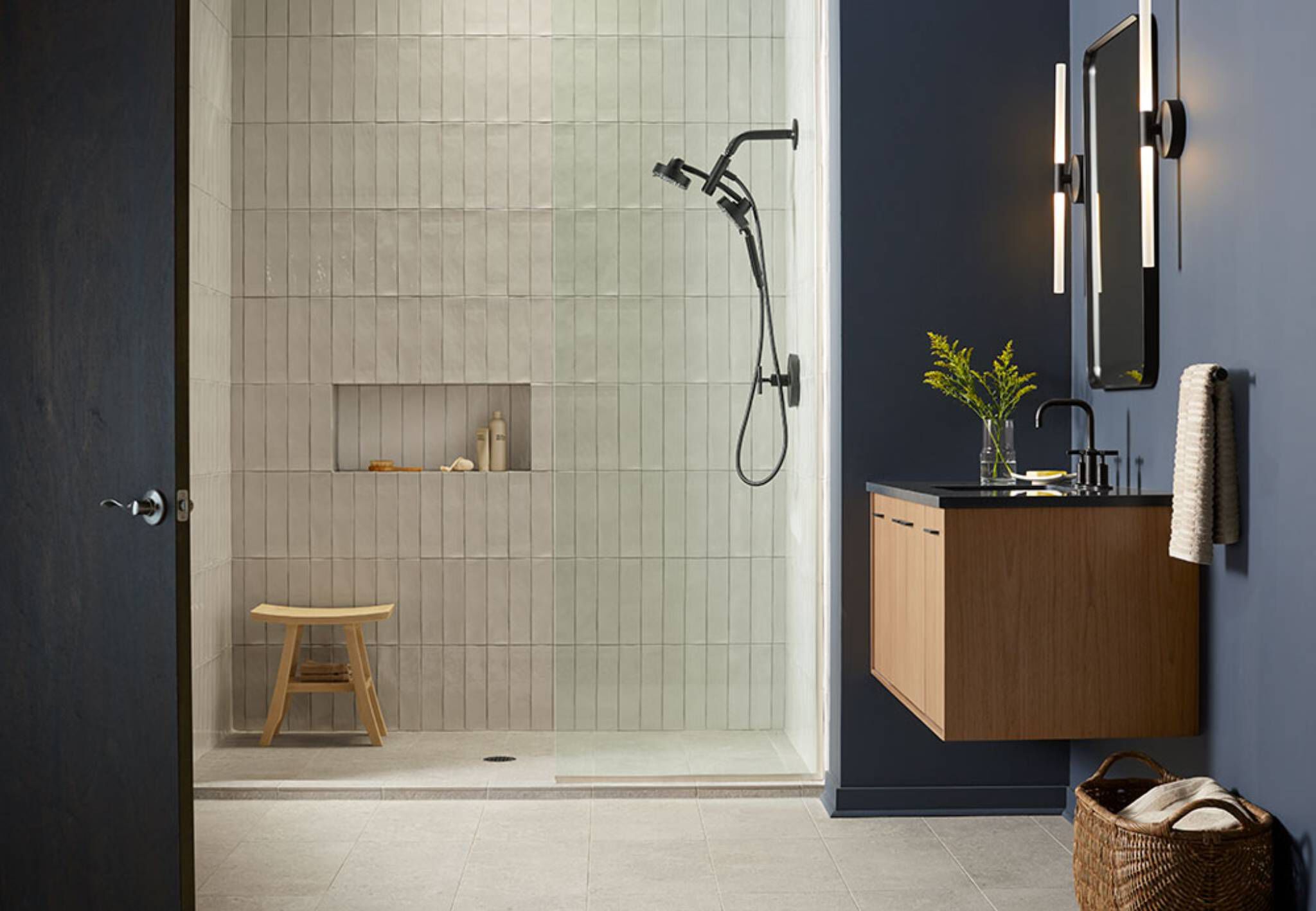 Toallero de brazo línea Elate en negro mate,,hi-res image number null