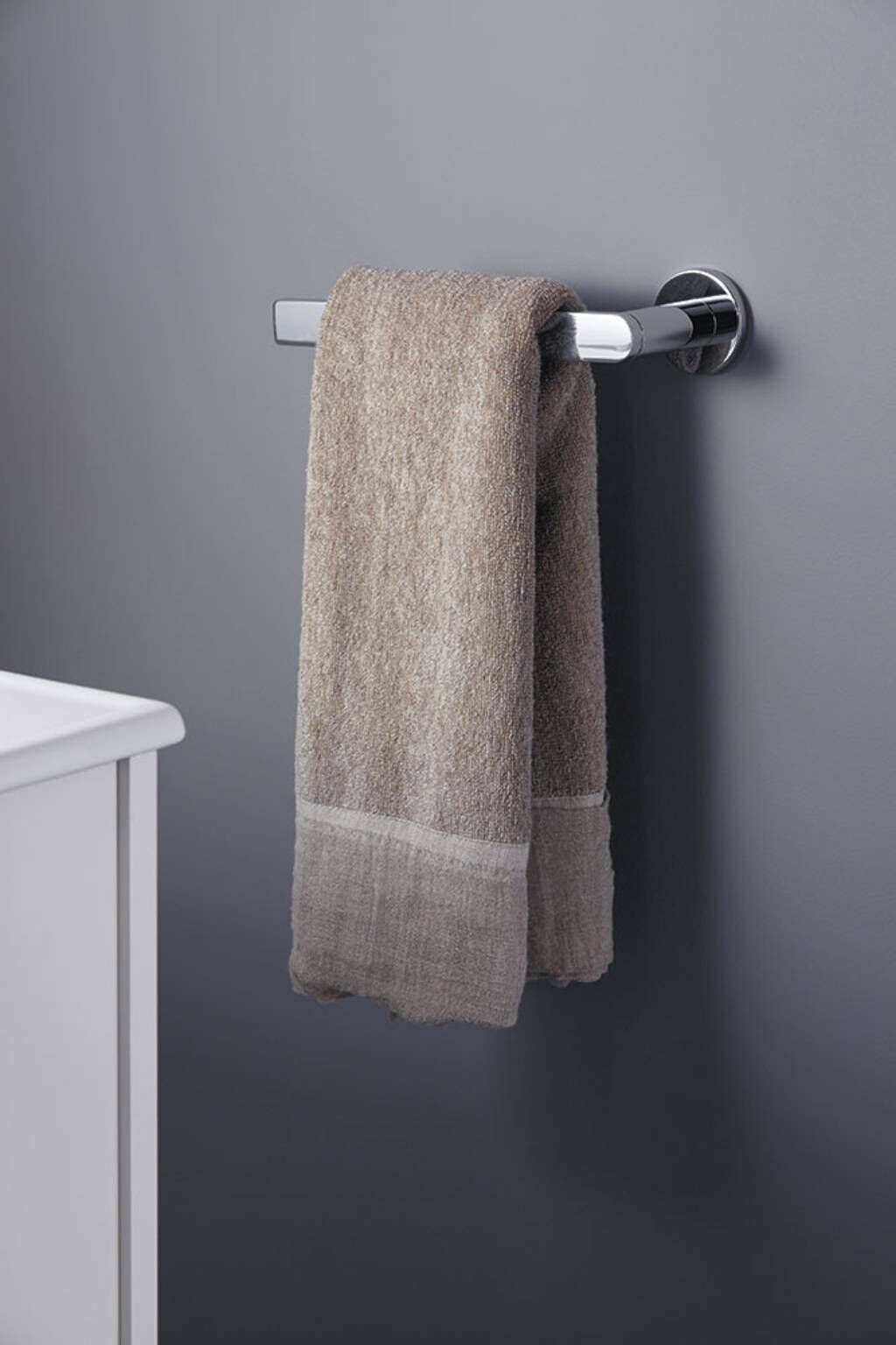 Brazo para toalla línea Composed en cromo pulido,,hi-res image number null
