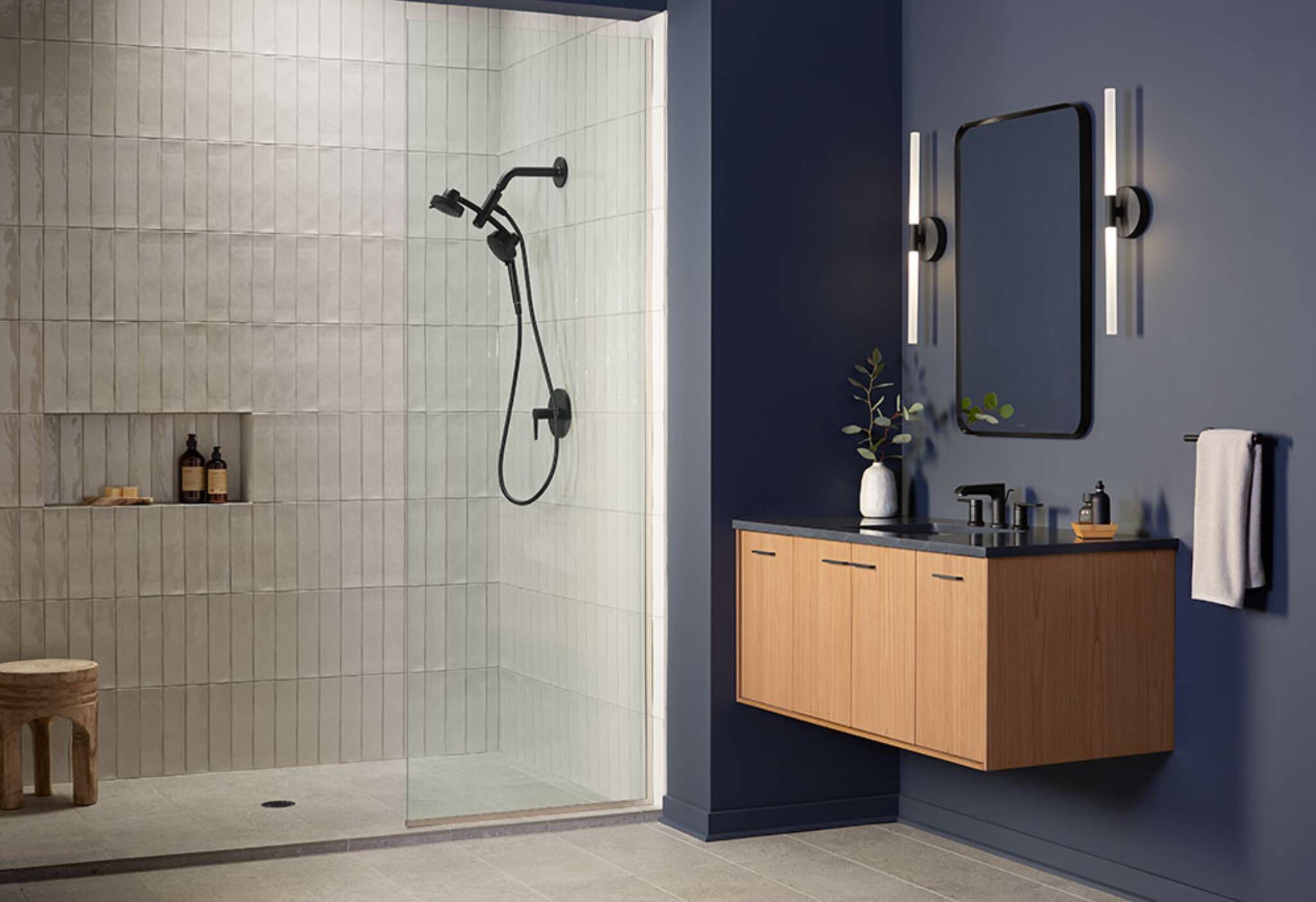 Toallero de brazo línea Elate en negro mate,,hi-res image number null