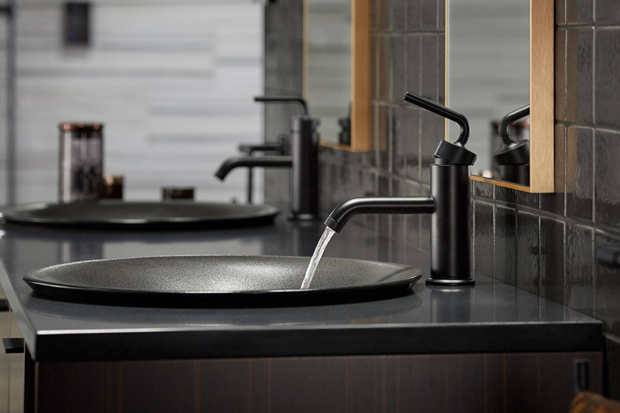 Llave monomando baja para lavabo línea Purist en negro mate,,hi-res image number null