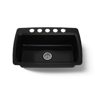 Tarja de una tina bajocubierta Cape Dory en Negro